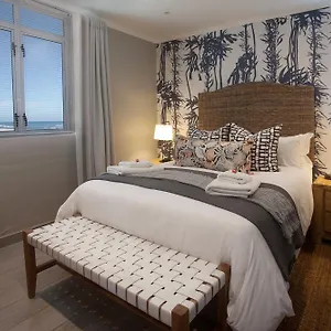 https://cape-recife-lighthouse-est-1849.port-elizabeth-hotel.com